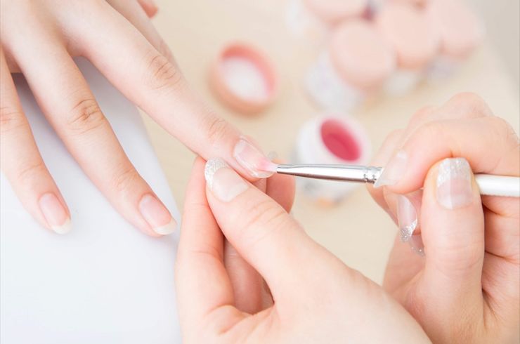 施術を受ける女性